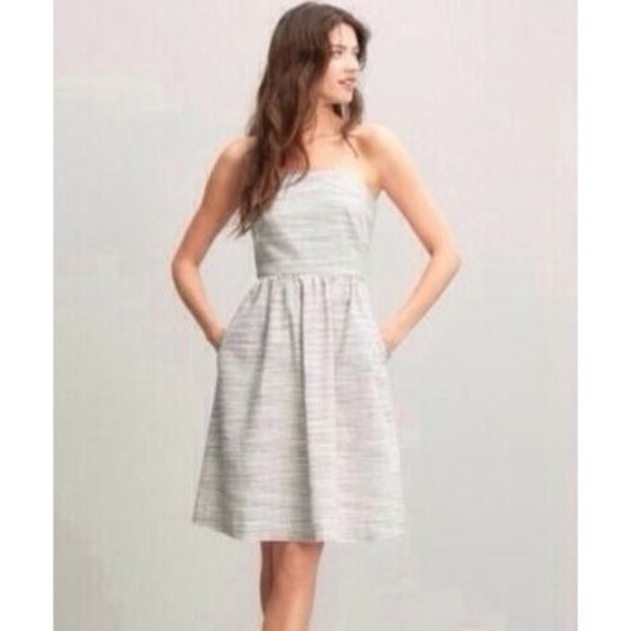 📚Banana Republic • Gray & White Striped Linen Blend Dress - Size 4 - Picture 1 of 7